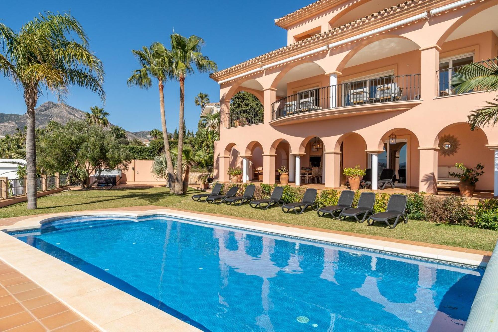 Beachside Villa With Panoramic Sea Views Benalmádena Esterno foto