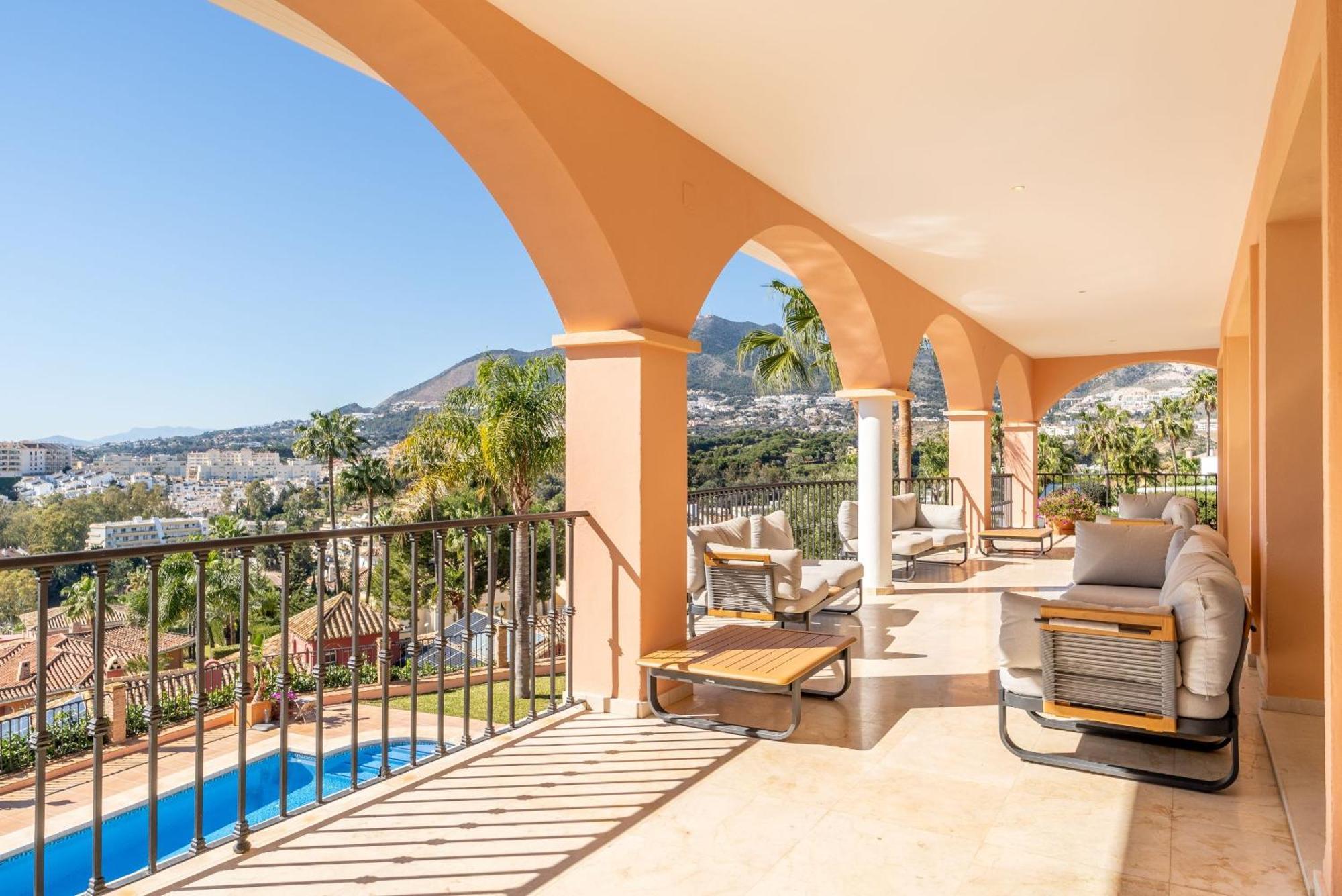 Beachside Villa With Panoramic Sea Views Benalmádena Esterno foto