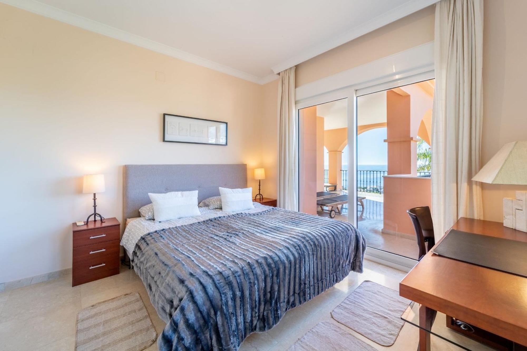 Beachside Villa With Panoramic Sea Views Benalmádena Esterno foto